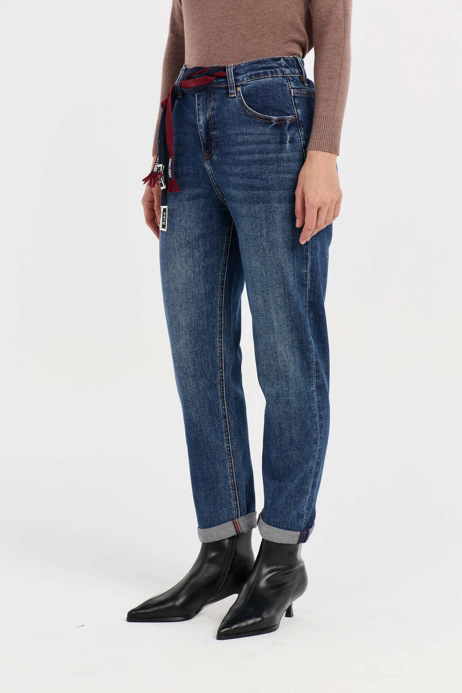 ДЖИНСЫ SLIM FIT купить в LOLOBLUES | Цена 3990₽