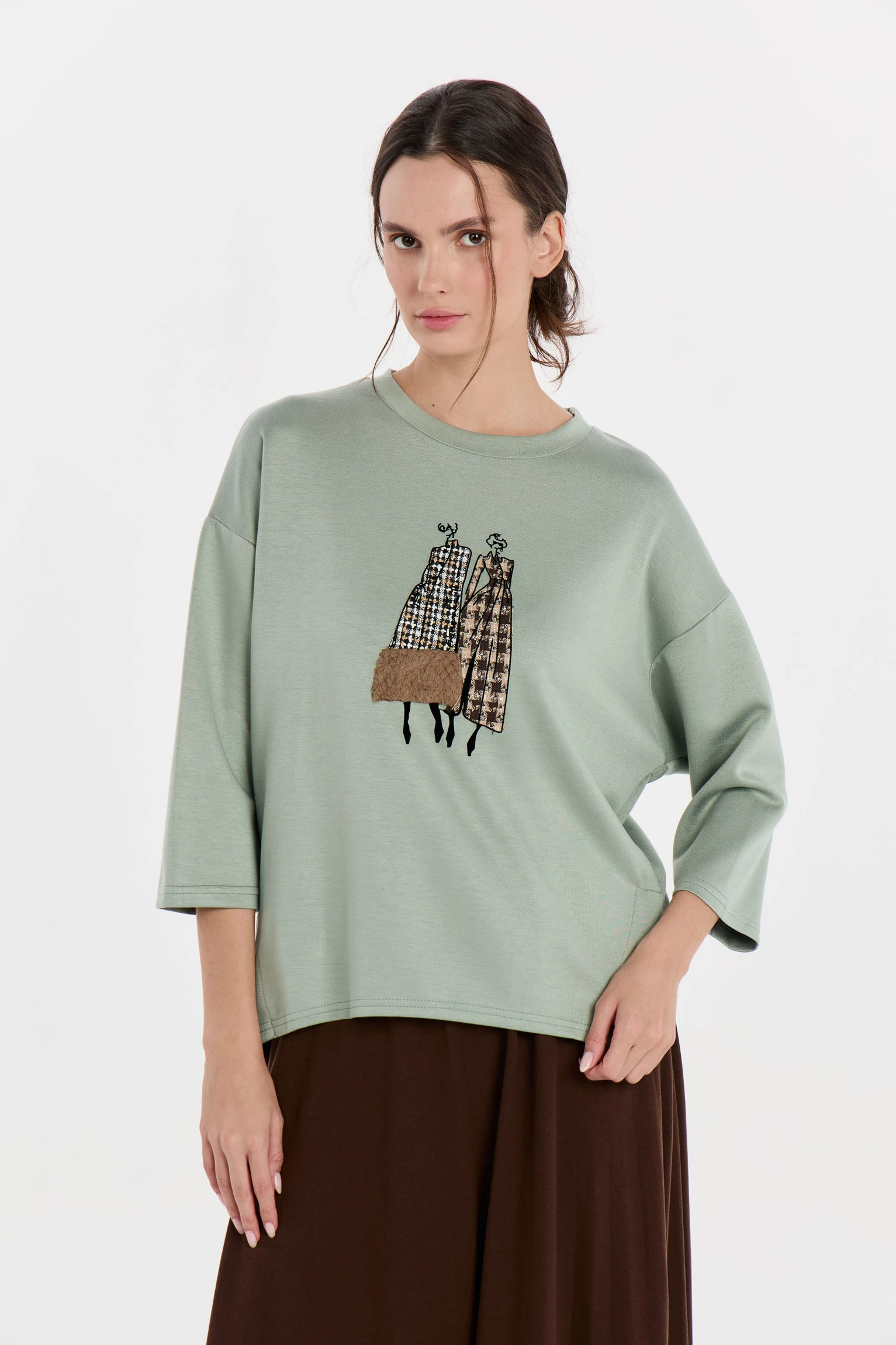 СВИТШОТ  С ТКАНЕВОЙ АППЛИКАЦИЕЙ купить в FASHION | Цена 3220₽