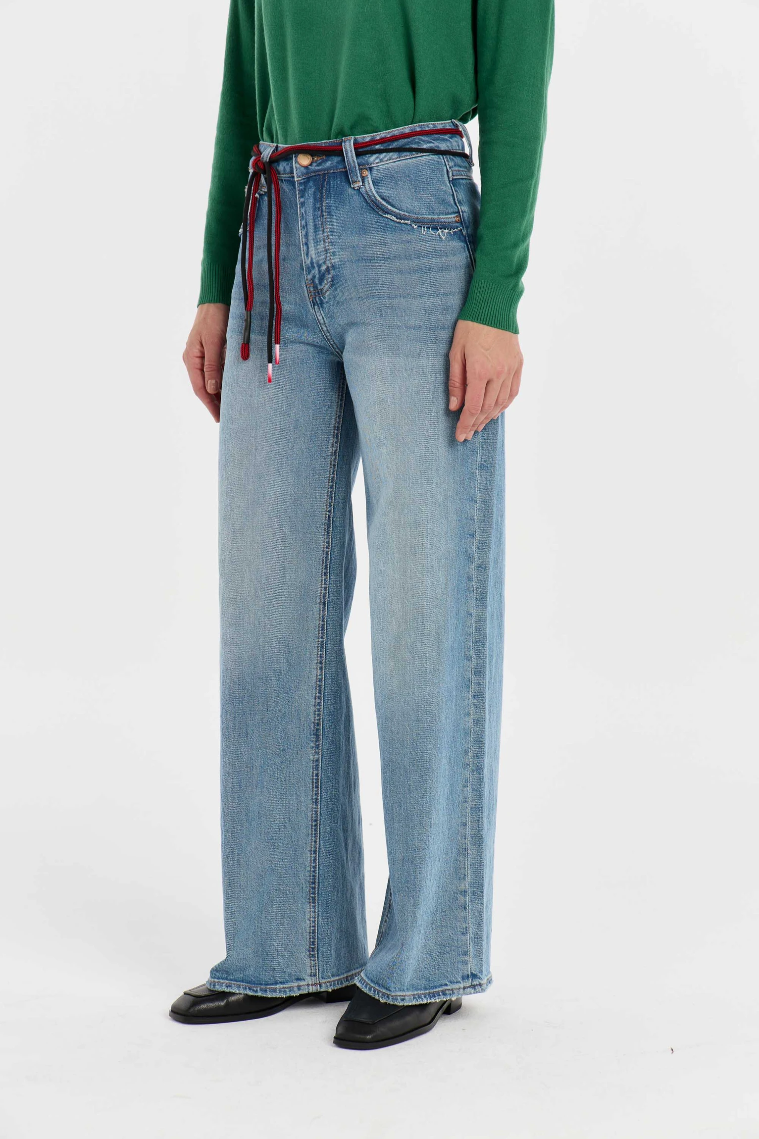 ДЖИНСЫ WIDE LEG купить в LOLOBLUES | Цена 3920₽